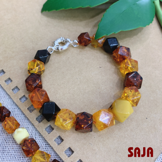 vòng tay hổ phách amber